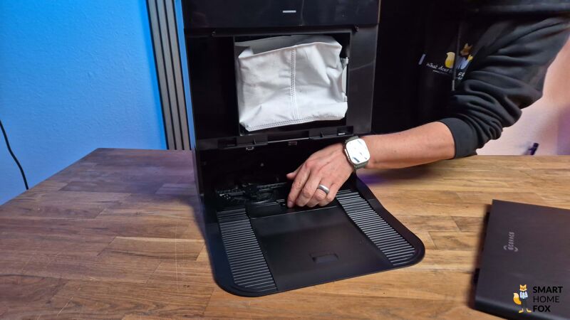 Der Einwegbeutel des ECOVACS DEEBOT T50 OMNI ist zu sehen.
